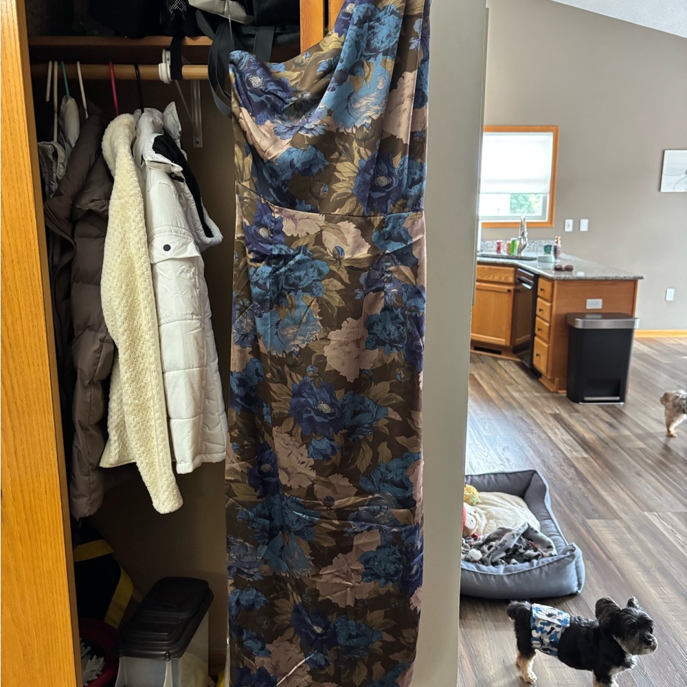 Elliatt Blue and Brown Floral Midi Dress - Picture 2 of 5